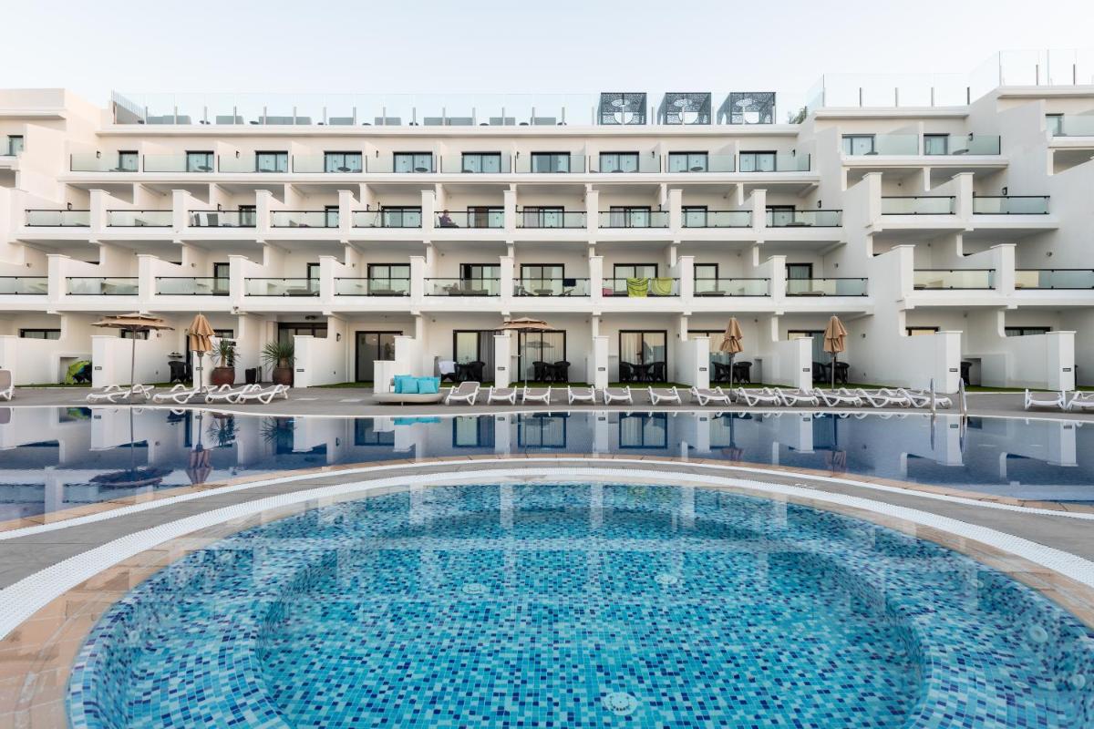 Piscina en o cerca de Occidental Roca Negra - Adults Only