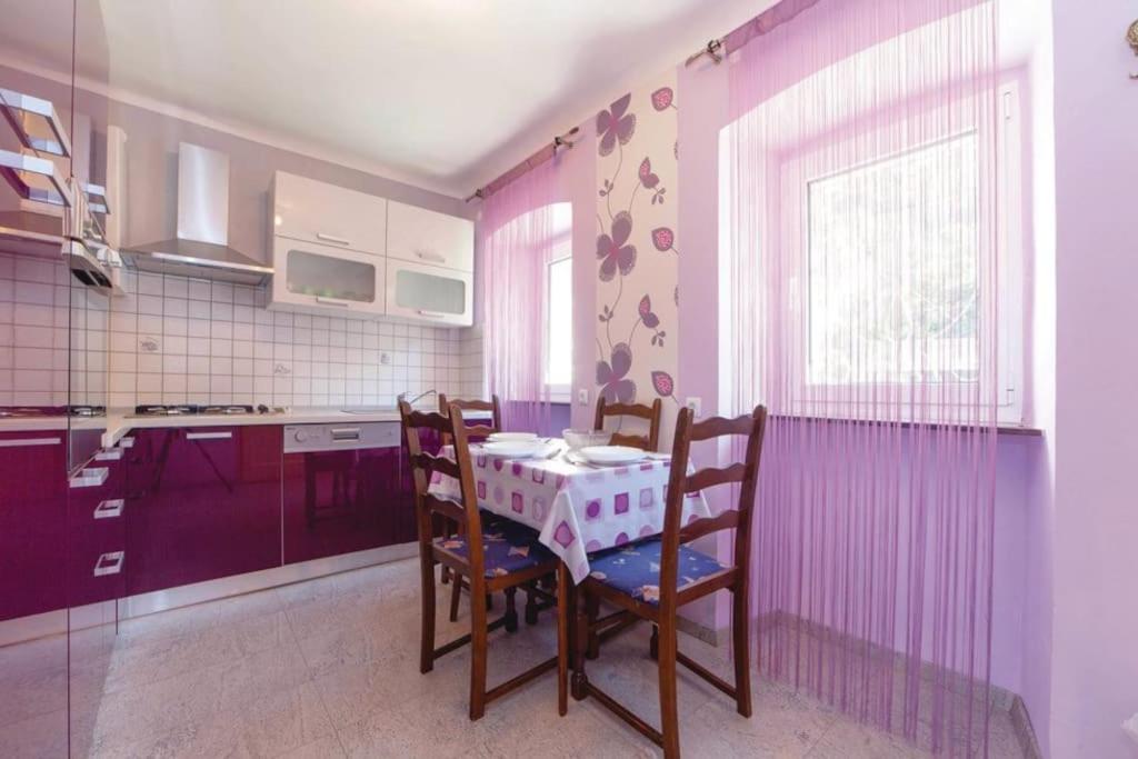 Family house with pool and view, dogs welcome - Housity