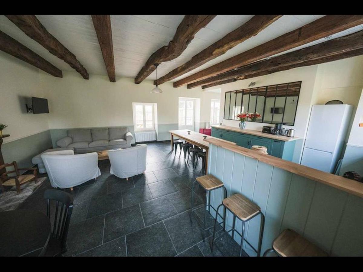 The House of Anne Dinard - Housity