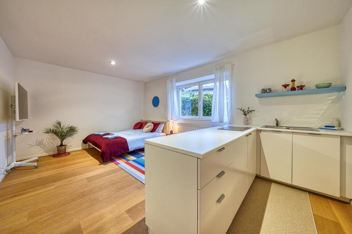 Centrally located apartment with parking space - Housity
