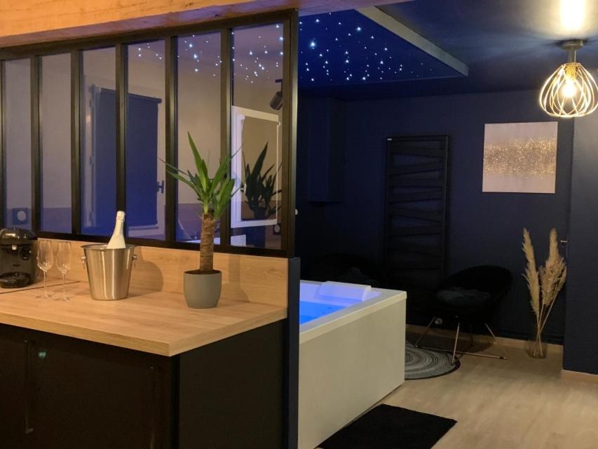L'Eclipse maison romantique avec Jacuzzi - Housity