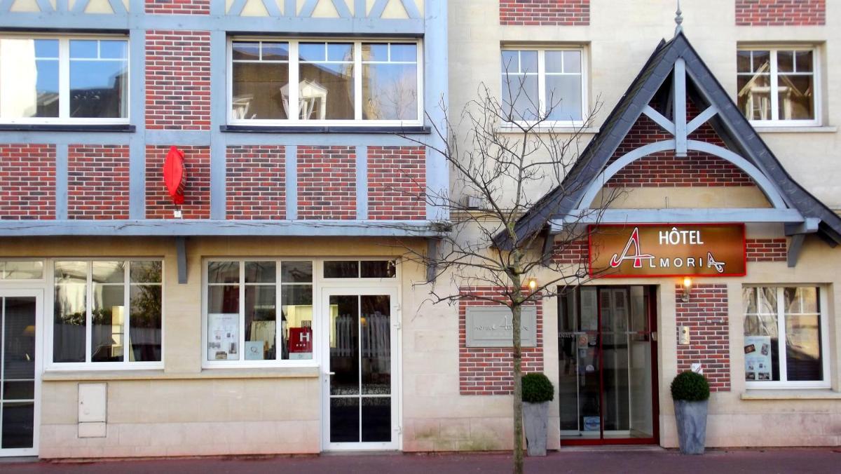 Façade ou entrée de l'établissement Almoria Hôtel & SPA