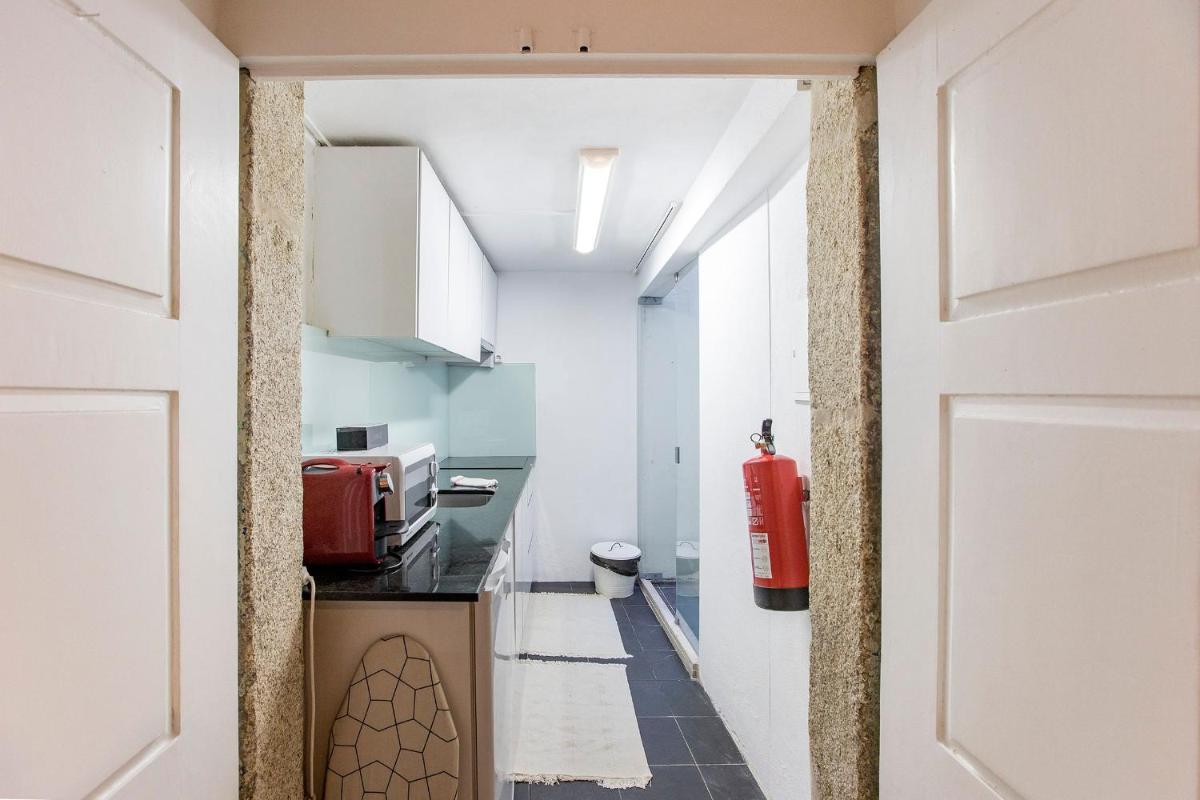 Almada Hideaway w/ AC & Private Pool by LovelyStay - Housity