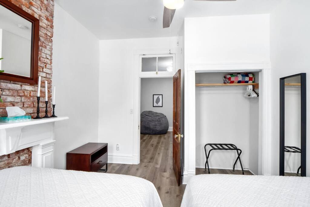 La Casa en Soulard ~ 5-Star Location ~ No Chores! - Housity