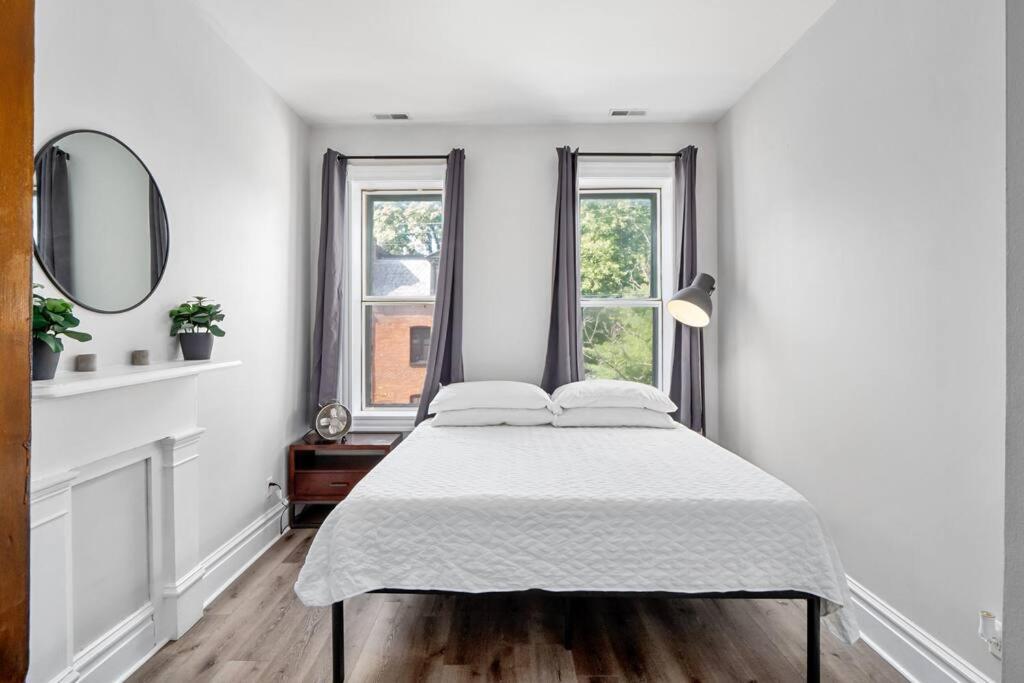 La Casa en Soulard ~ 5-Star Location ~ No Chores! - Housity