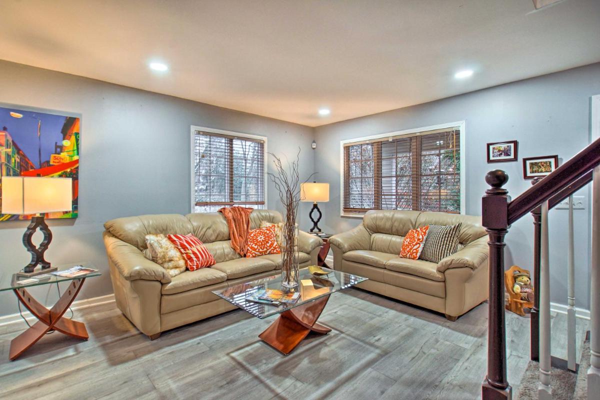 Ortonville Retreat with 2 Decks and Lake Access! - Housity