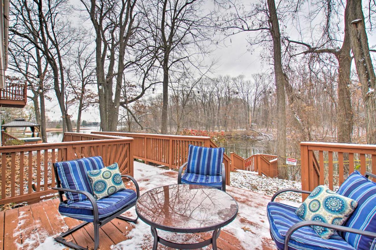 Ortonville Retreat with 2 Decks and Lake Access! - Housity