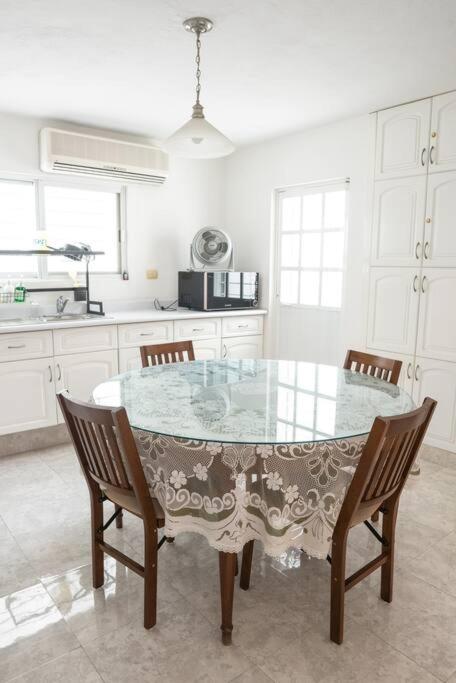 Casa completa con una habitación en Mérida - Housity