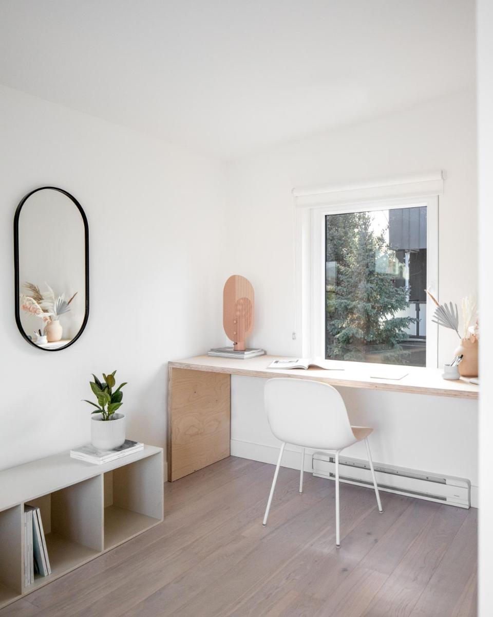 Lovely 2 Bedroom Guest House in East Vancouver - Housity