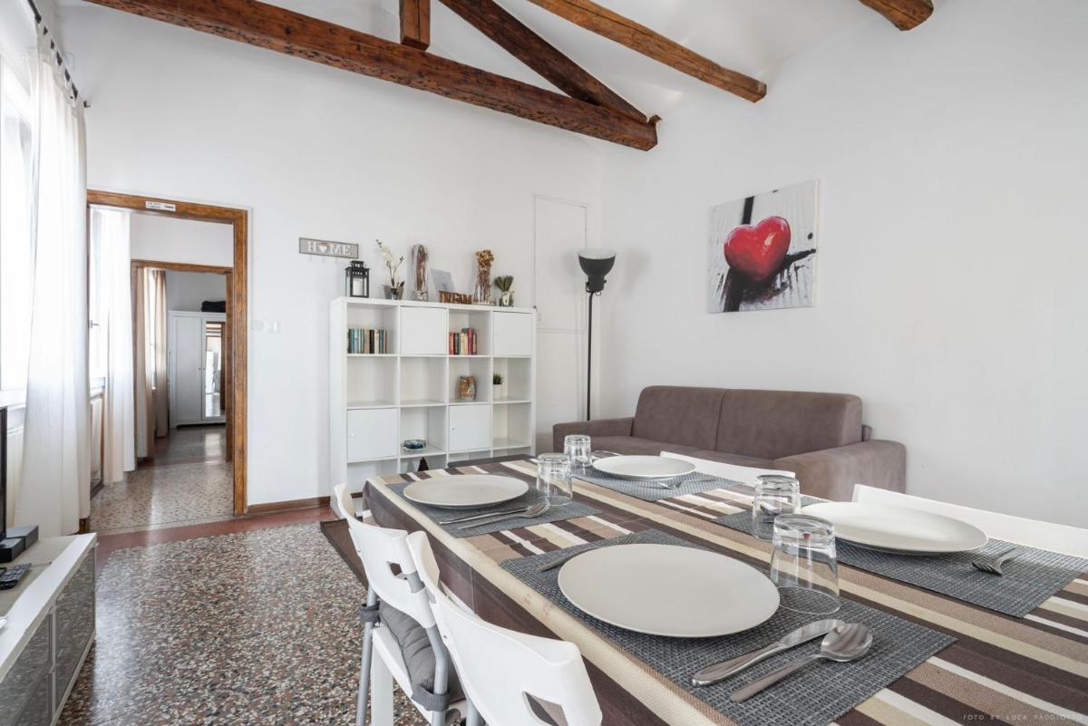 Ca' Giorgia Balcony House - Housity