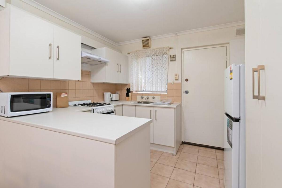 Suitetrails - Most affordable airbnb in town with free wine