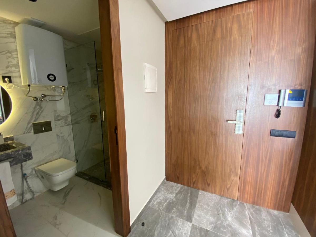 Modern 1 BR, 1min from Downtown Anoual Tramway - Housity