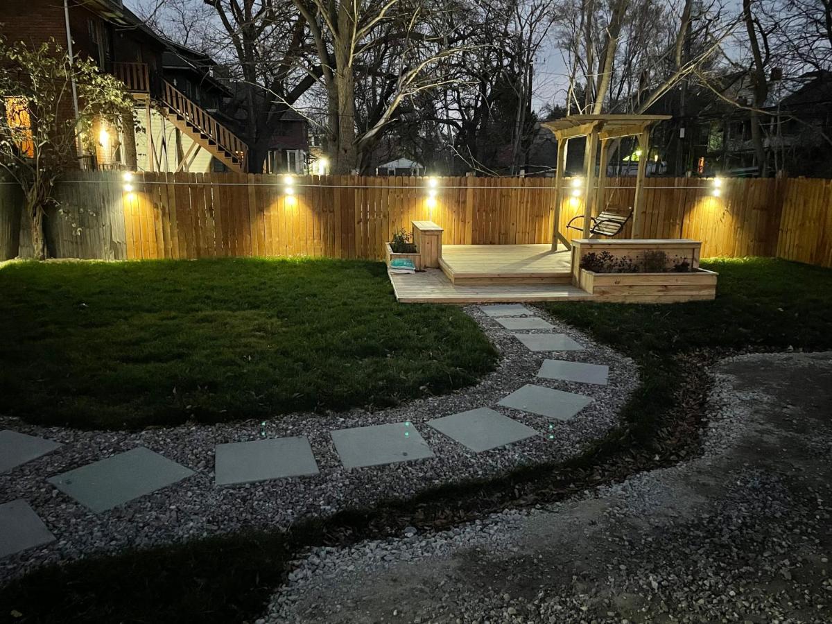 Stately Studio Apartment - Housity