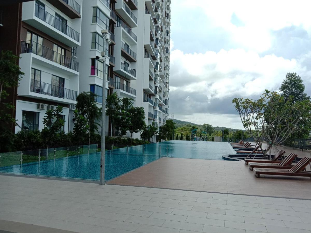 Suitetrails - Luffy mogiwara homestay sandakan