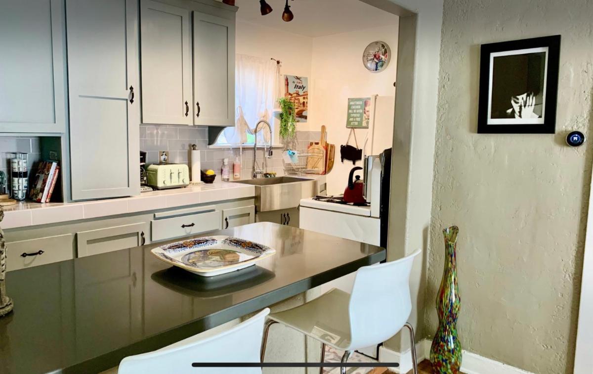 Romantic cottage with amazing garden - Housity