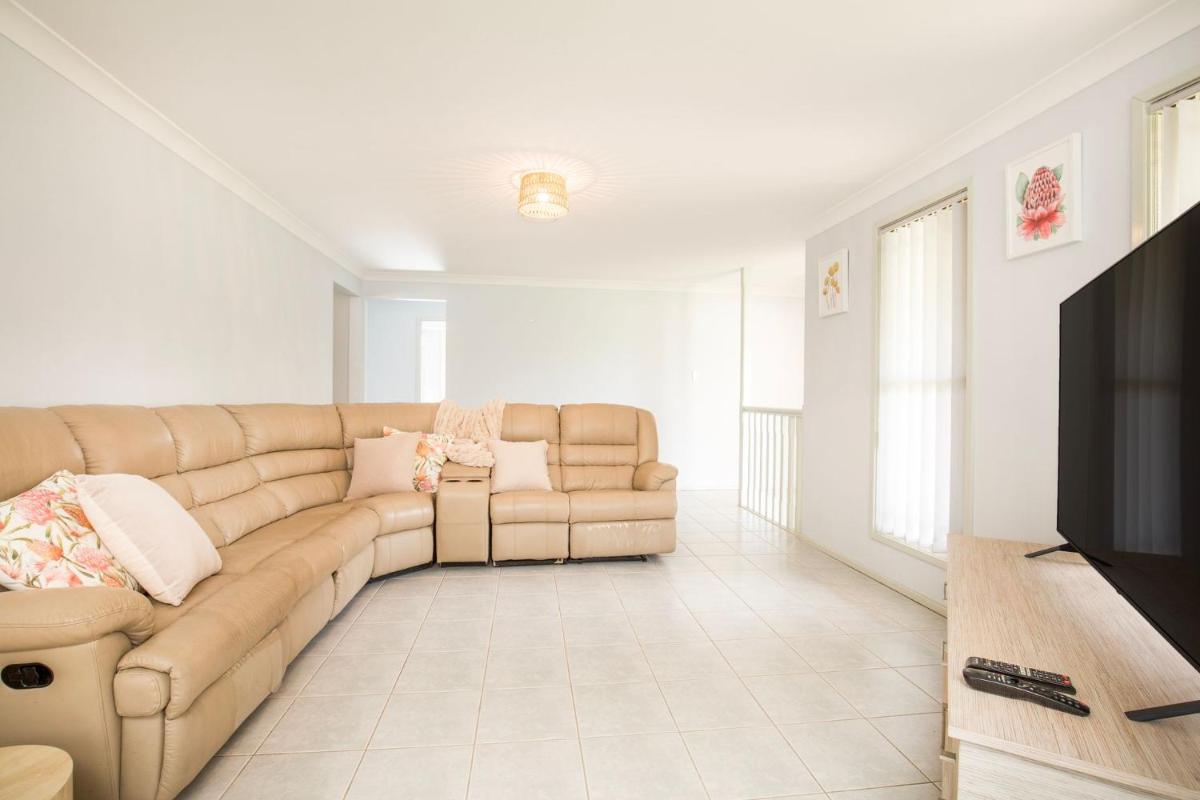 Wander Inn Pet Friendly 15 Mins Walk to Beach - Housity