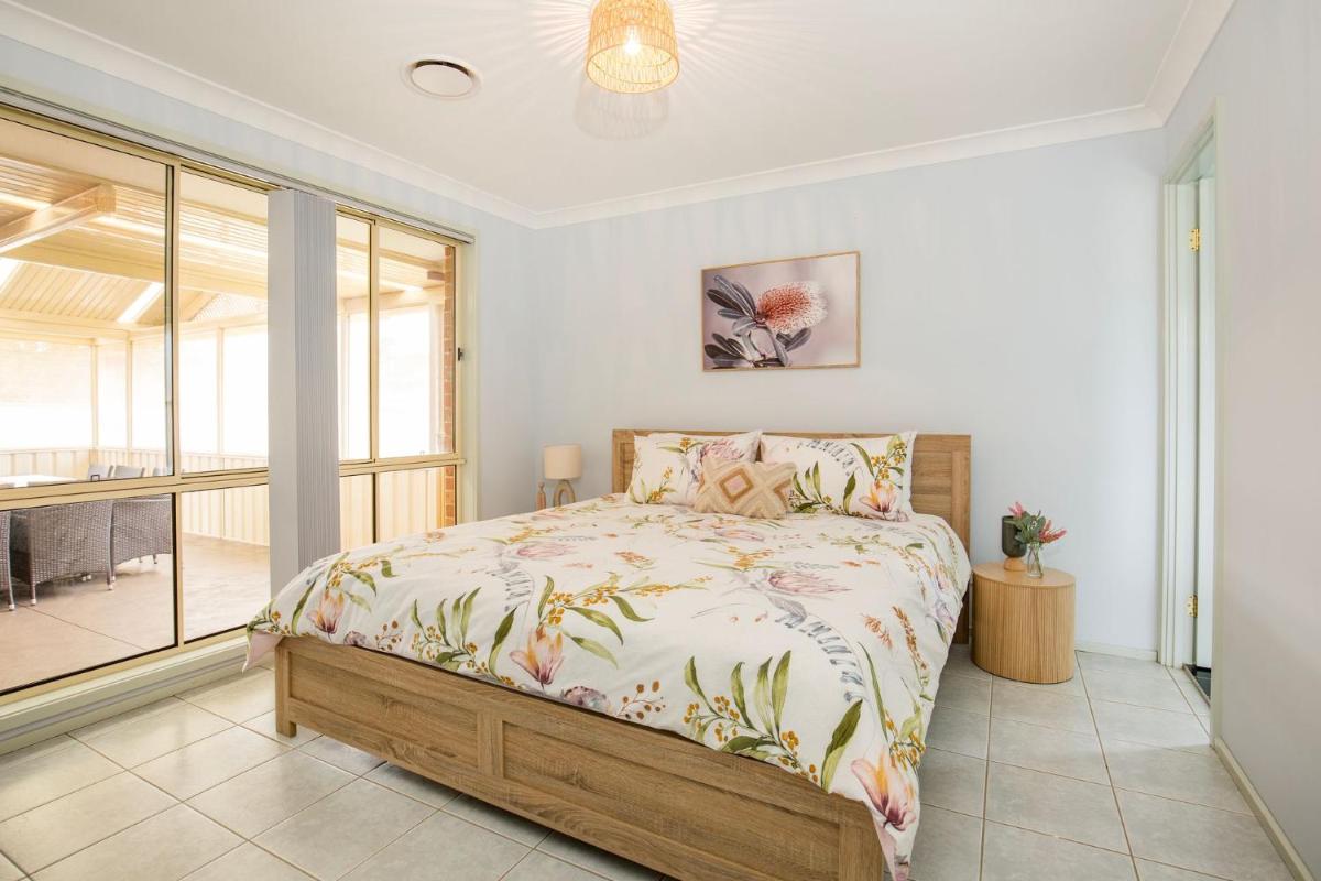 Wander Inn Pet Friendly 15 Mins Walk to Beach - Housity