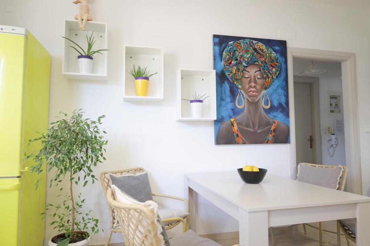 Beautiful Eleni 100 - Housity