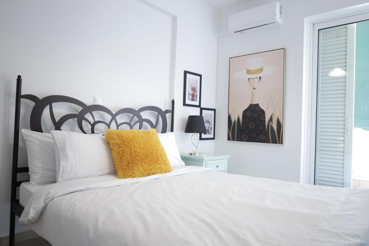 Beautiful Eleni 100 - Housity