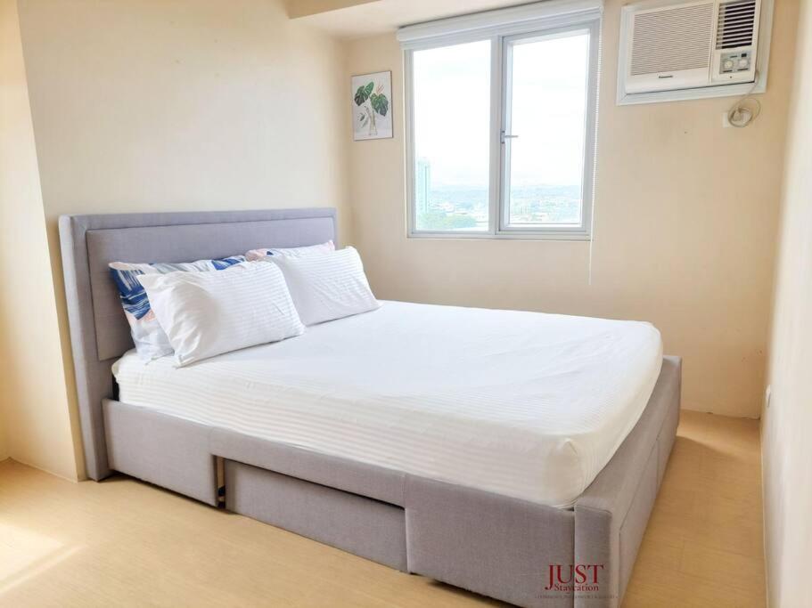 Heart of the City Centrio Tower 1BR Netflix Wifi - Housity