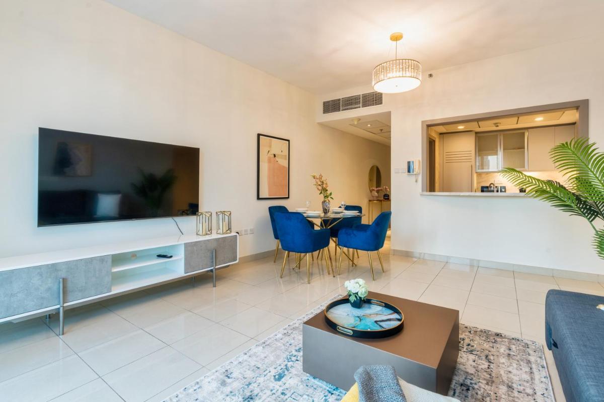 Luxurious Stay with Opera & Fountains Views - Housity