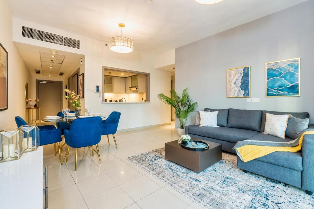 Luxurious Stay with Opera & Fountains Views - Housity