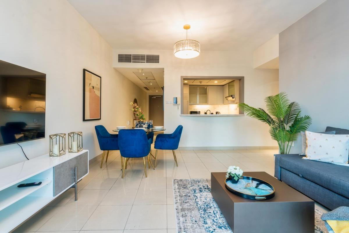 Luxurious Stay with Opera & Fountains Views - Housity