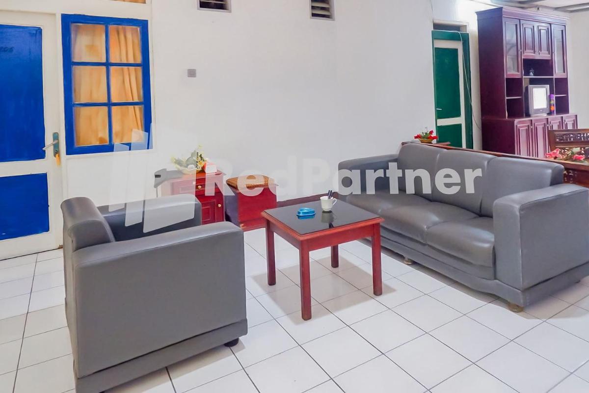 Suitetrails - Graha Sartika Hotel RedPartner