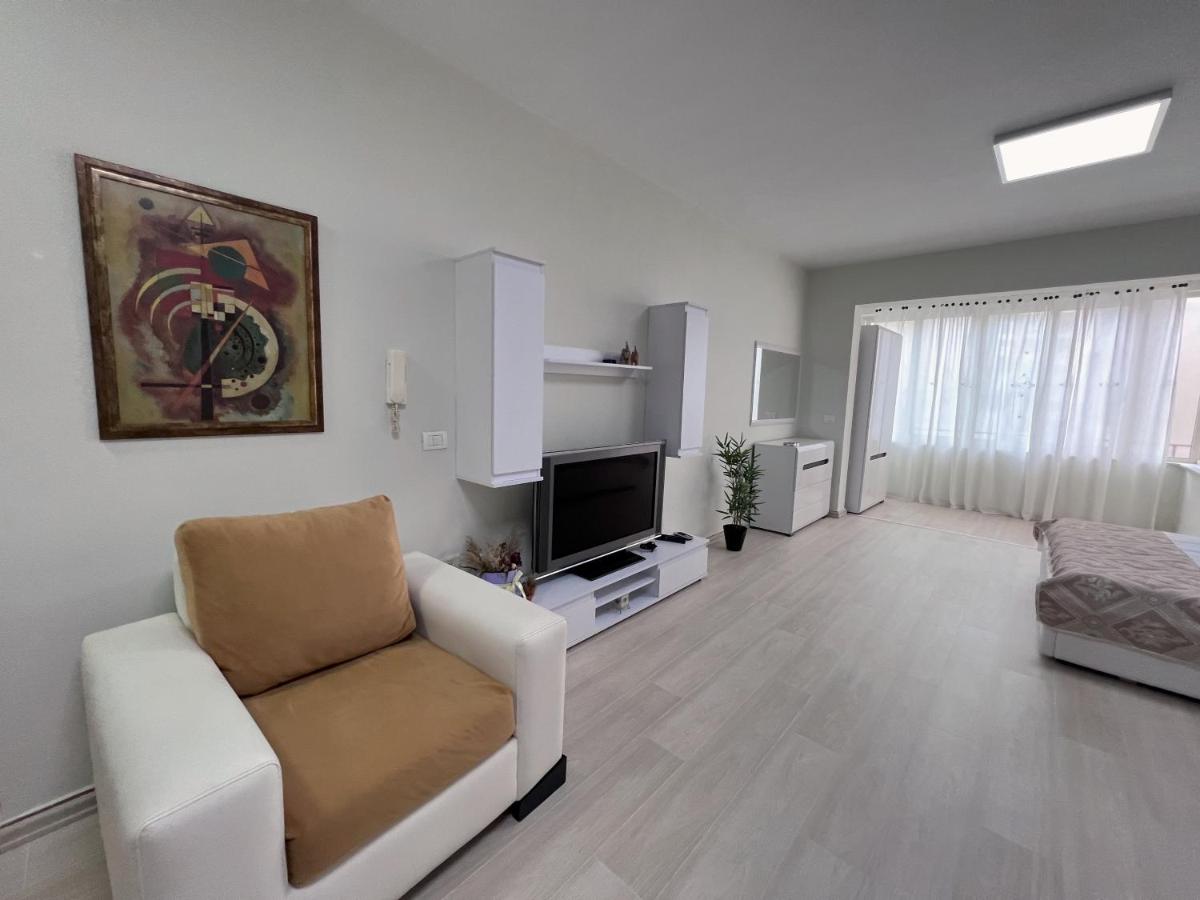 Home & Apartment In Tirana - Hizvo