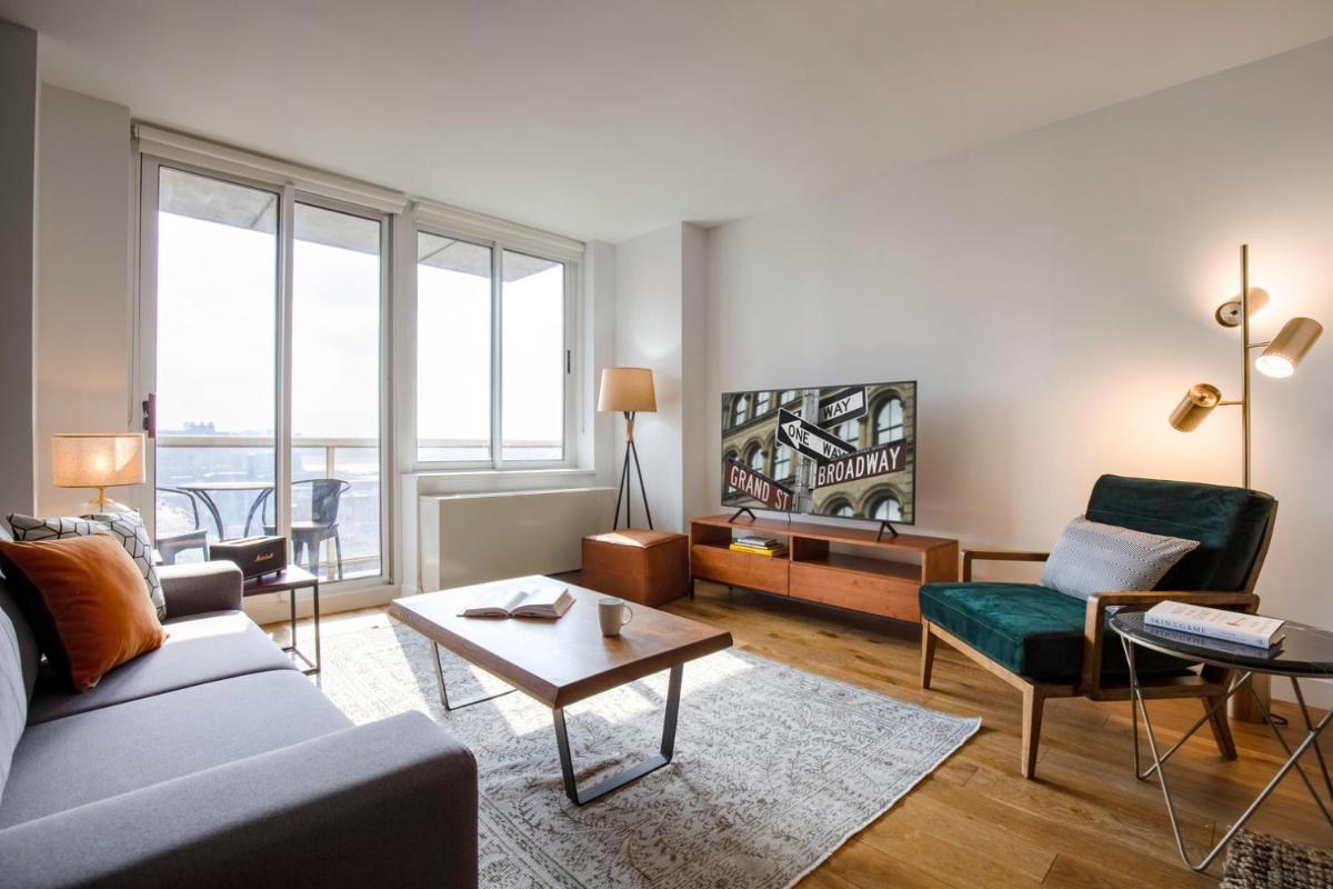 Hells Kitchen 1BR w Gym Doorman Lounge NYC-249 - Housity