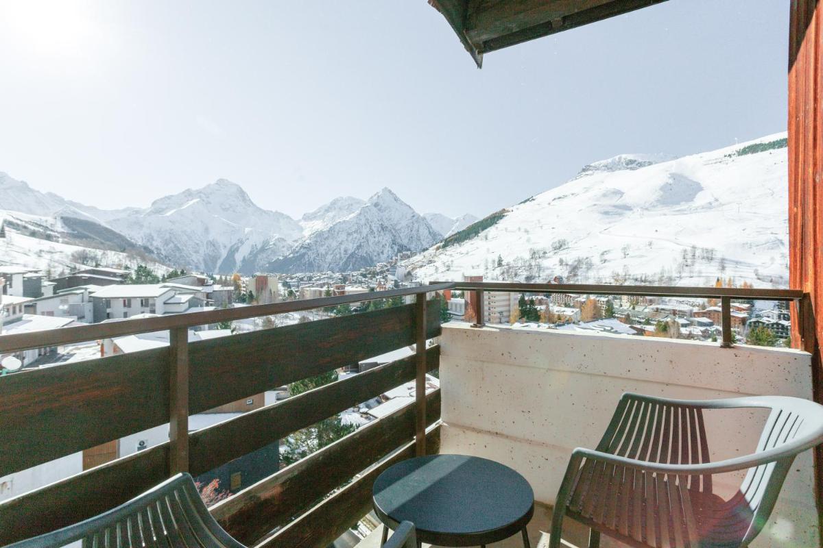 Vue générale sur la montagne ou vue sur la montagne depuis l'hôtel