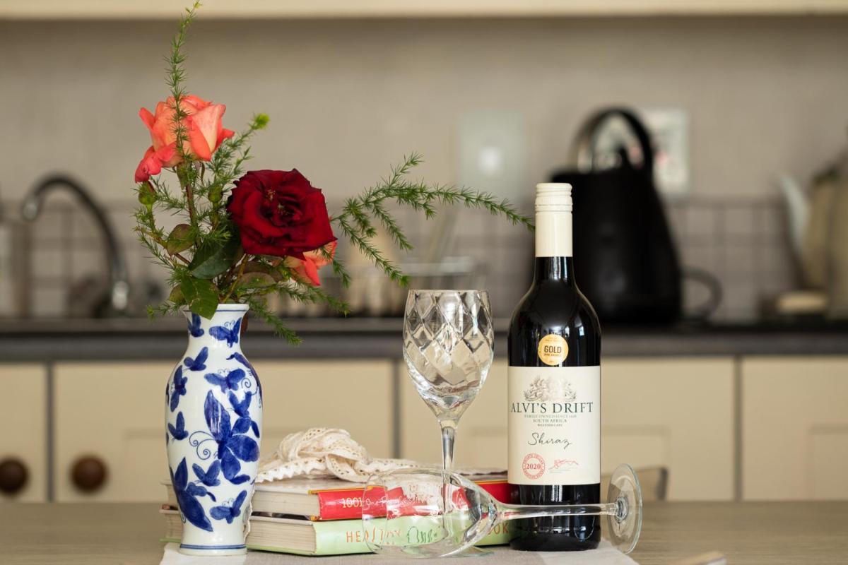 Honeysuckle Clarens - Housity