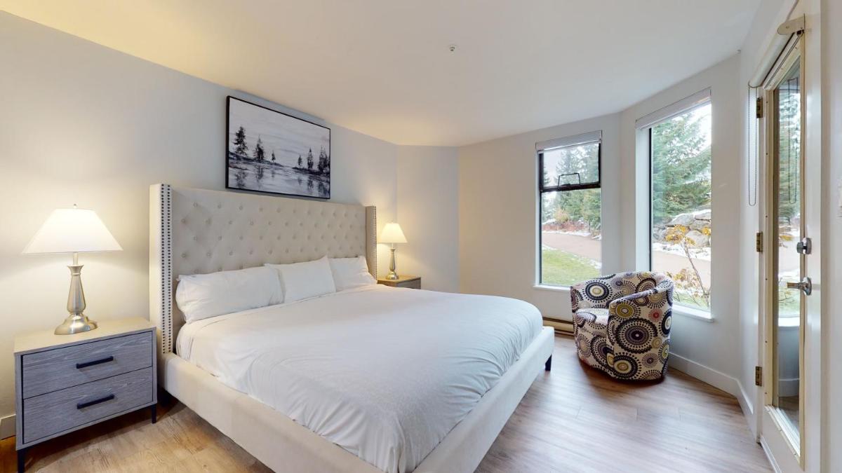 Ironwoods on Blueberry Hill by Whistler Blackcomb Vacation Rentals - Housity