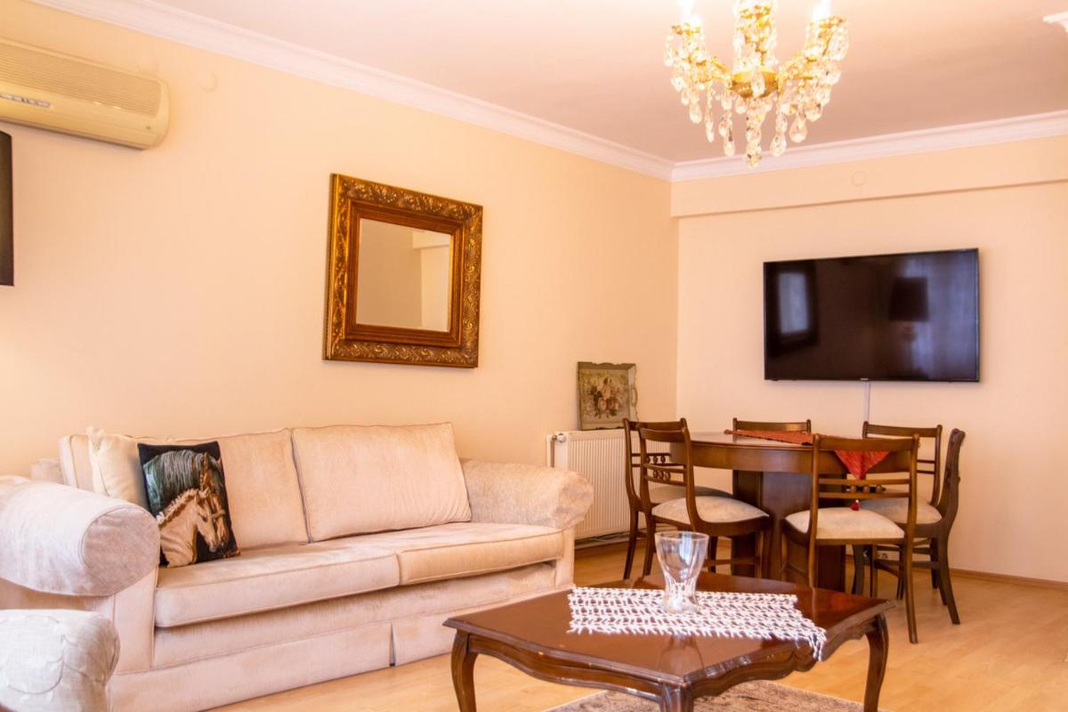 Flat with Mesmerizing Sea View in Konak - Housity