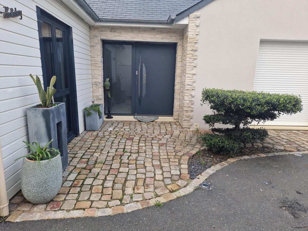 Magnifique Villa de luxe POPPIES HOLIDAY Confort pour un hiver Cosy en Normandie À 2 mn à pied de la plage, mer, jardin, SPA Jaccuzi & Baby-foot, GROUPE, FAMILLE, EVJF - Housity