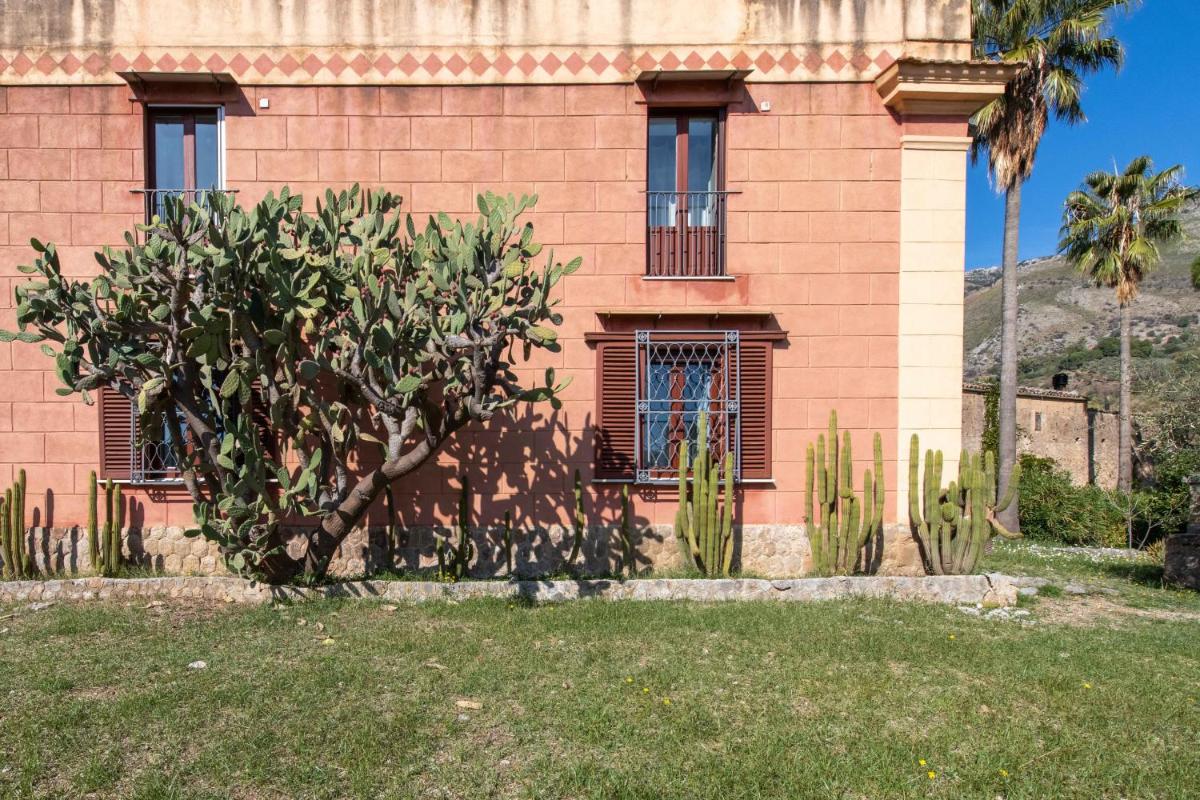 Baglio Scannale con piscina by Wonderful Italy - Housity