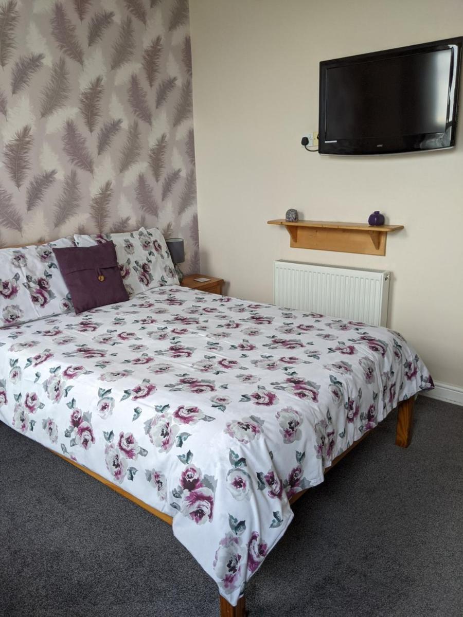 Cleasewood Guest House - Housity