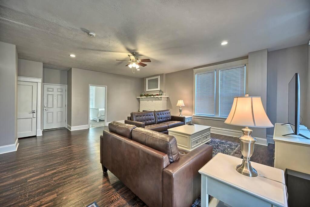 Suites on Seneca - Lovely 2 Bed 1 Bath Apartment - Housity