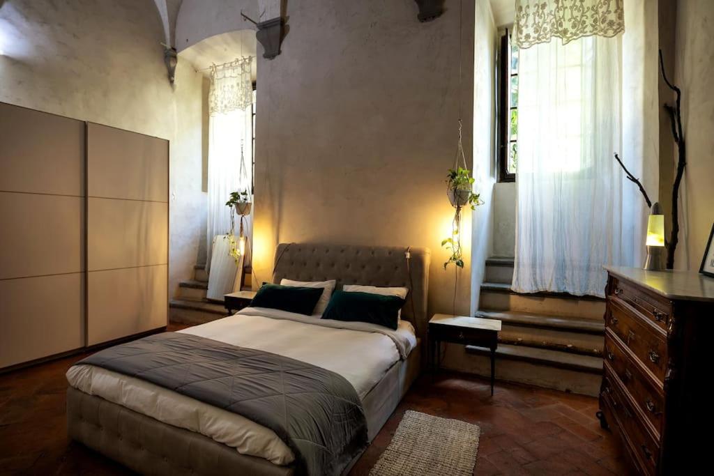 CLAUDIA SUITE: LOFT ROMANTICO NEL CUORE DI AREZZO - Housity