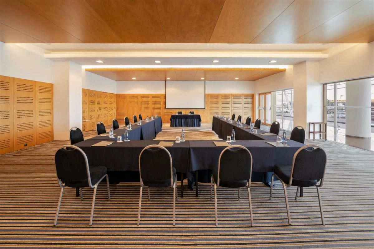 A área empresarial e/ ou a sala de conferências de Hotel Marina Atlântico