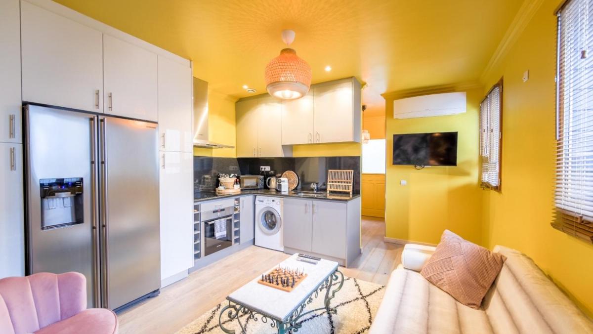 Luxury Copacabana proche Orly et Paris avec baignoire extérieur - Housity