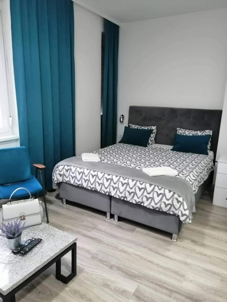 Slatka Tajna - Housity