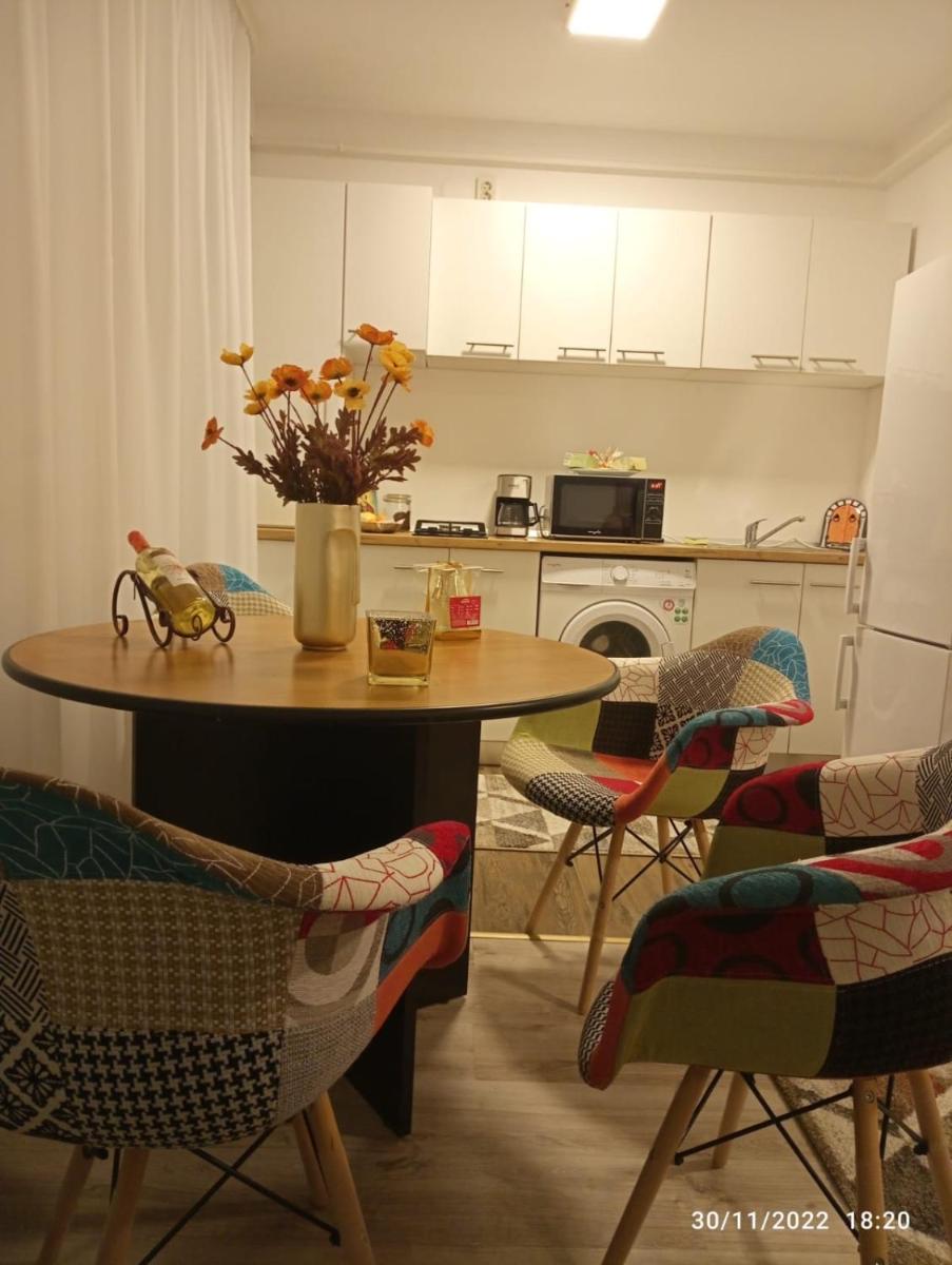 Crystal - Housity