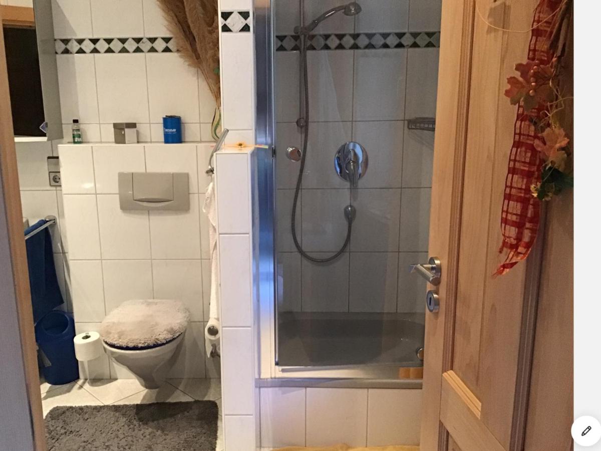 Doppelzimmer mit Terrasse zum Garten, ruhig, Weinbergsblick, zusätzliches Kinderzimmer anbei möglich - Housity