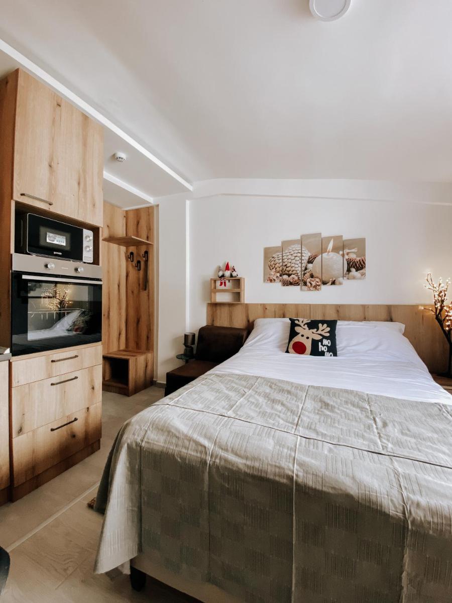 Zlatokosina zona Kopaonik Milmari NLux - Housity