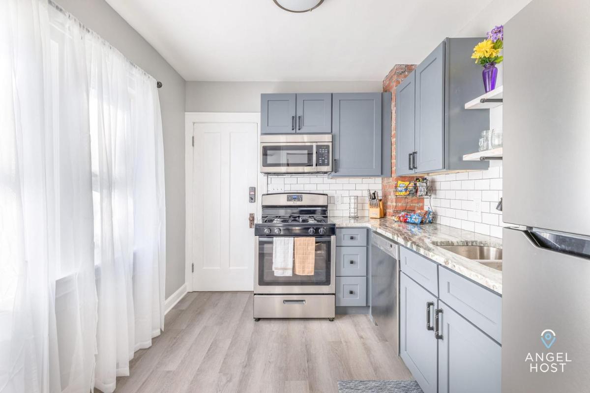 Old Brooklyn Duplex Apt 2 Blocks to Ridge Park Sq - Housity