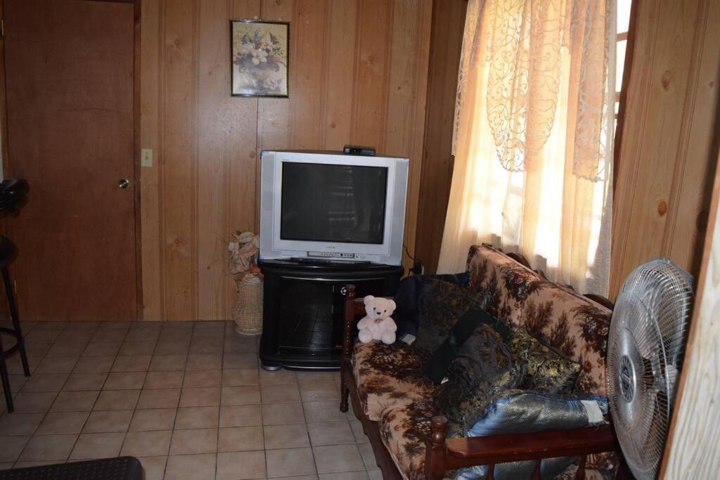 Maggie's Guest House/10 Min Walk to City- Certified - Housity