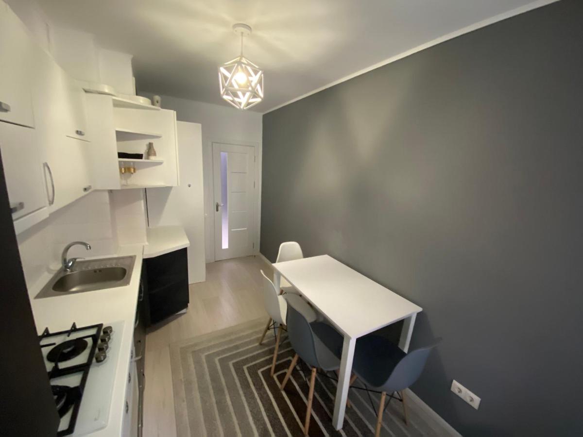 Comfortable Flat At quiet Center - Housity