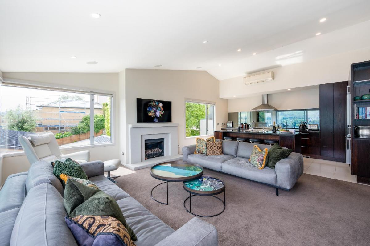 Suitetrails - Luxury Lakeview Vista Apartment