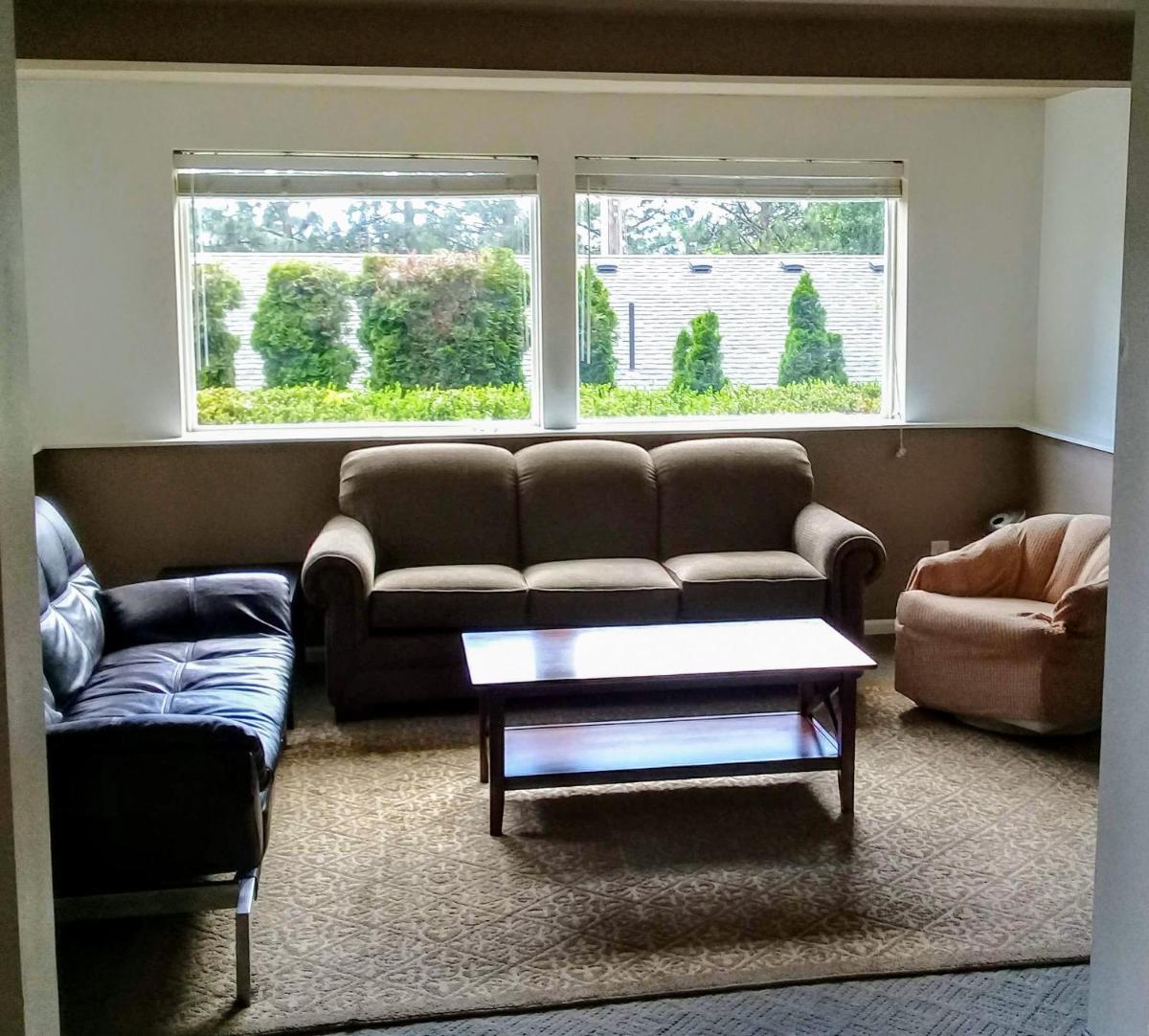 Downtown White Salmon Garden Home - Housity